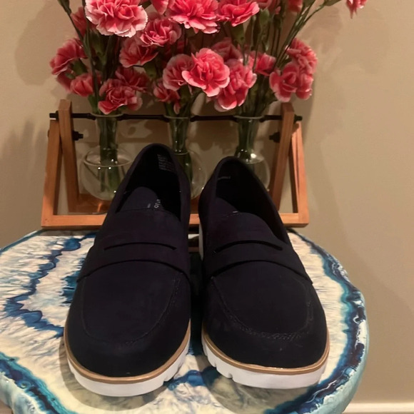 NWOT ST. John’s Bay Navy Blue Loafers Size 8 - Picture 2 of 6